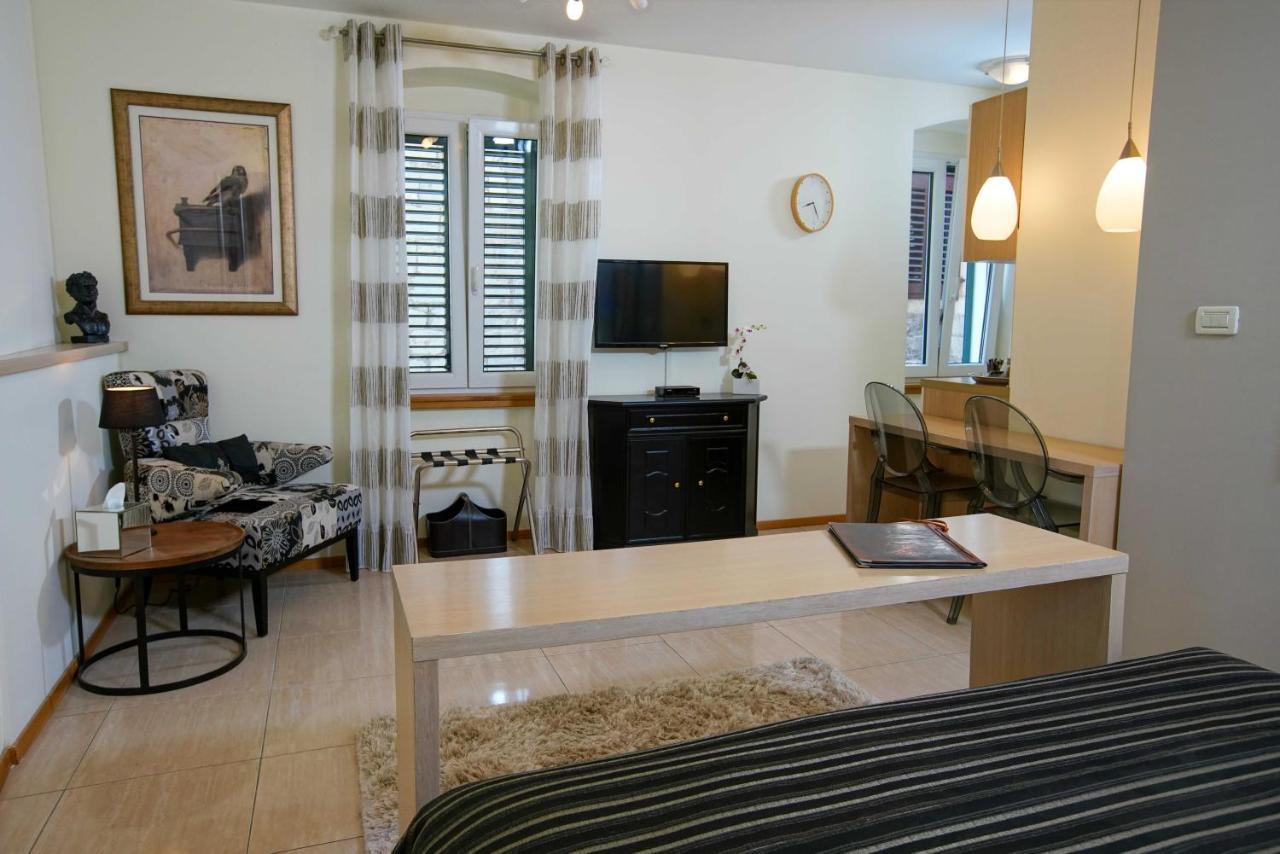 Boutique Guest Accommodation Zephyrus Split Exterior photo