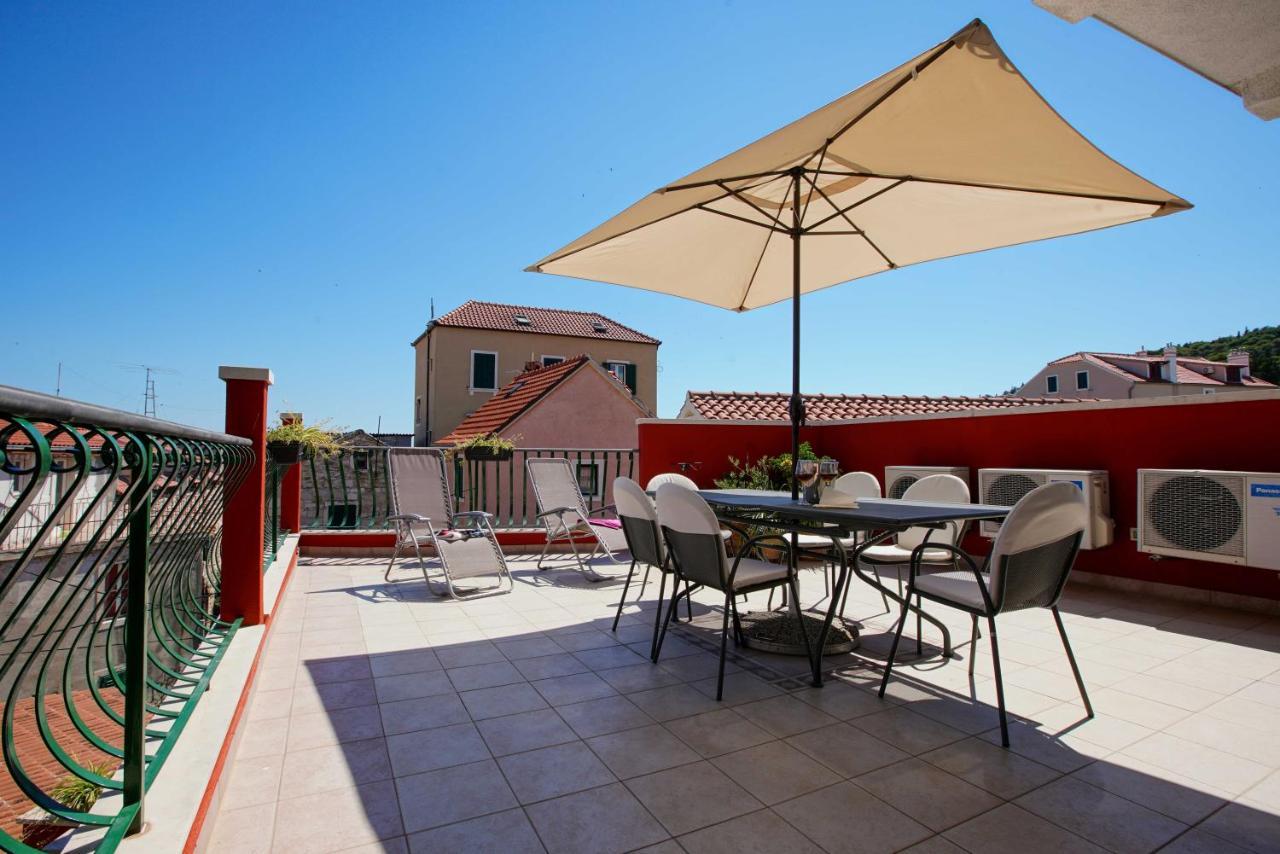 Boutique Guest Accommodation Zephyrus Split Exterior photo
